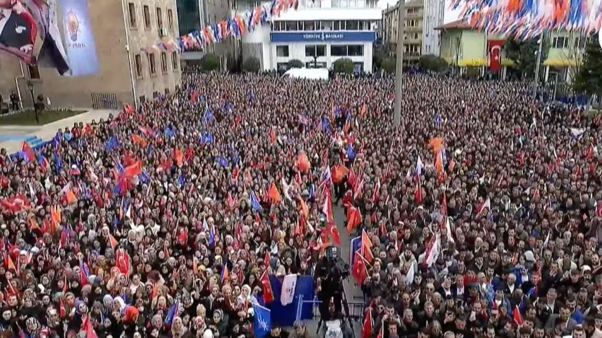 Cumhurbaşkanı Erdoğan’a Isparta’da coşkulu karşılama