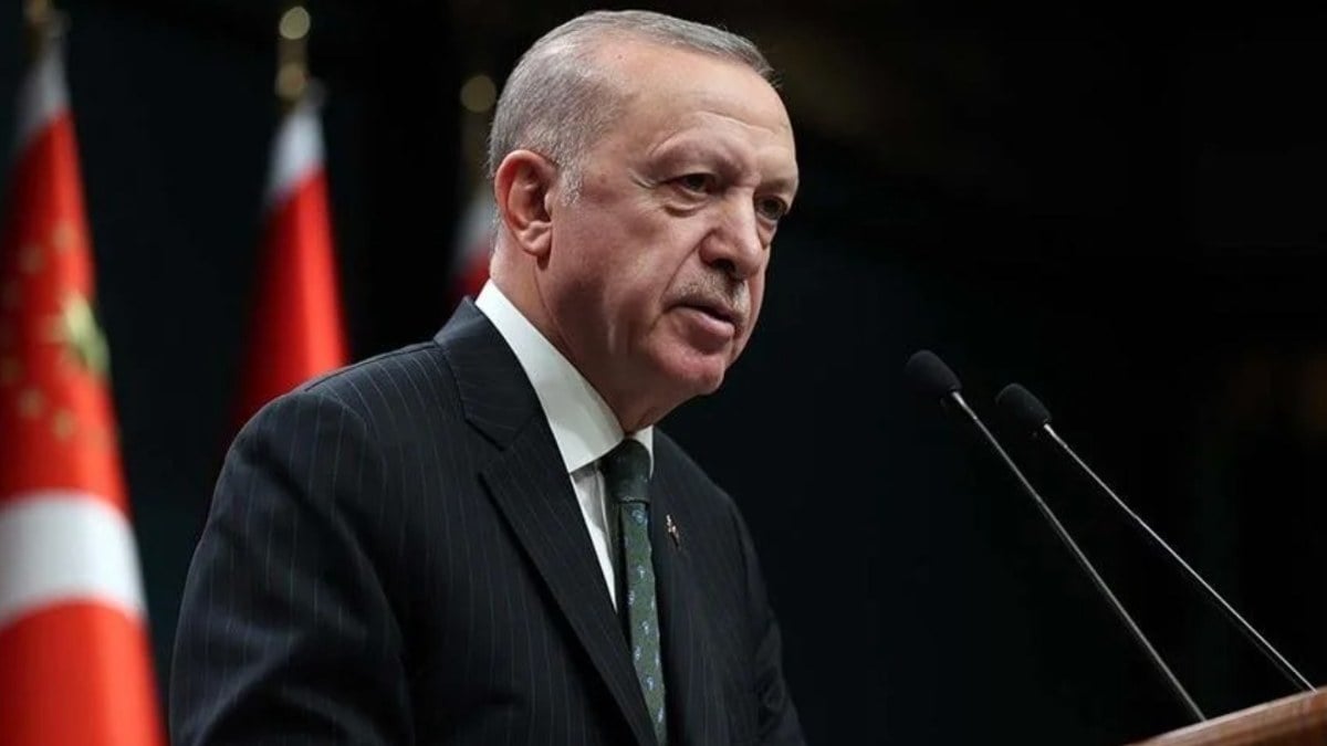 Cumhurbaşkanı Erdoğan’dan broşür dağıtırken darbedilen seçmene telefon