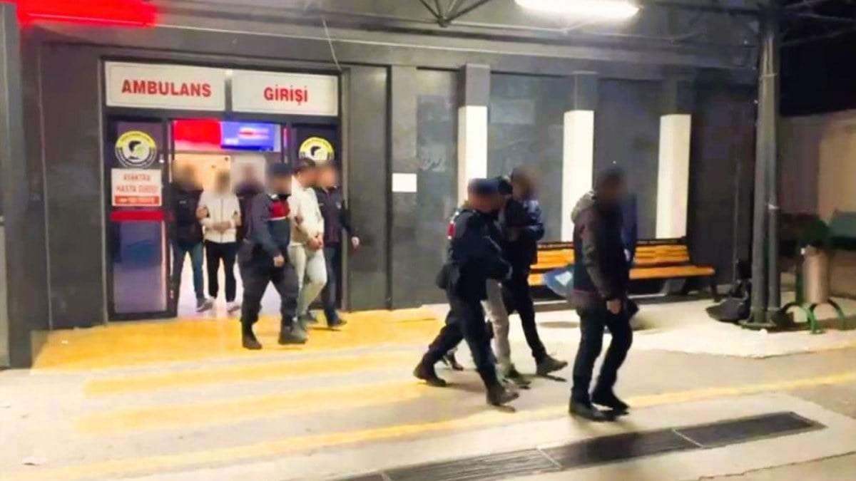 Denizli’de jandarma yalanıyla yaşlı kadını 900 bin lira dolandırdılar