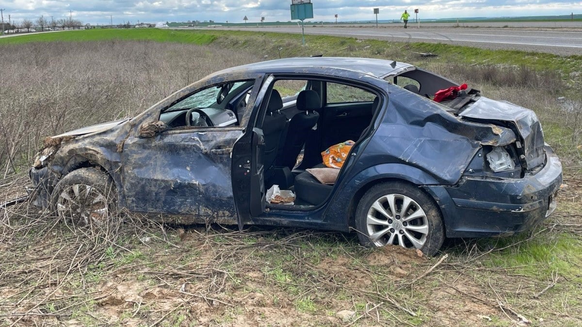 Diyarbakır’da otomobil şarampole yuvarlandı: 1’i ağır 3 yaralı