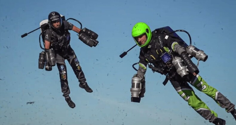 Dünyanın ilk jetpack yarışı Dubai’de yapıldı