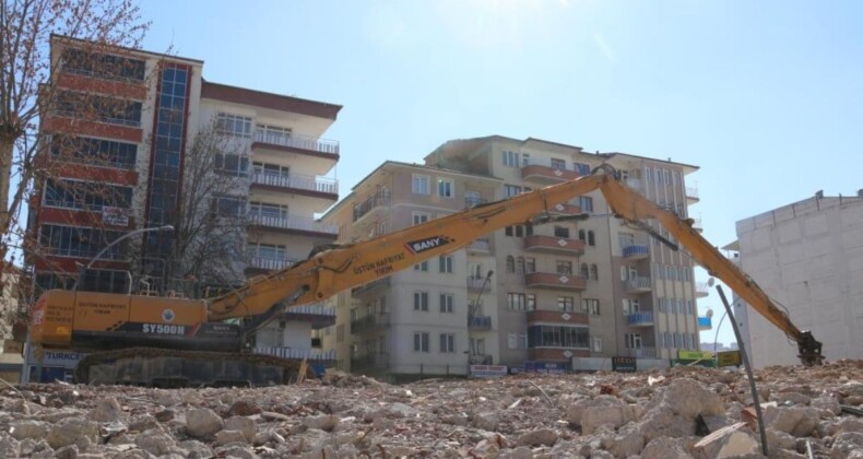 Elazığ’da 300 bin lira maaşla makas operatörü bulunamıyor