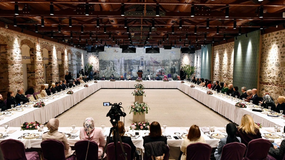 Emine Erdoğan, sivil toplum gönüllüleriyle bir araya geldi