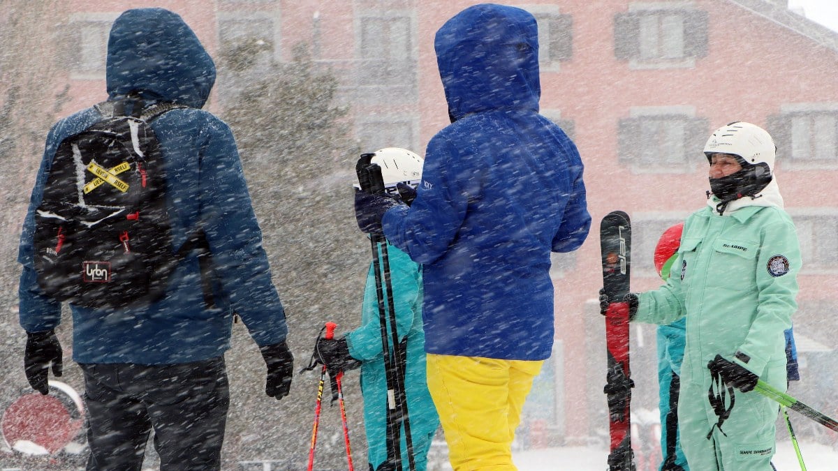 Erzurum’da kara kış sürüyor: 130 kırsal mahalle yolu kapandı