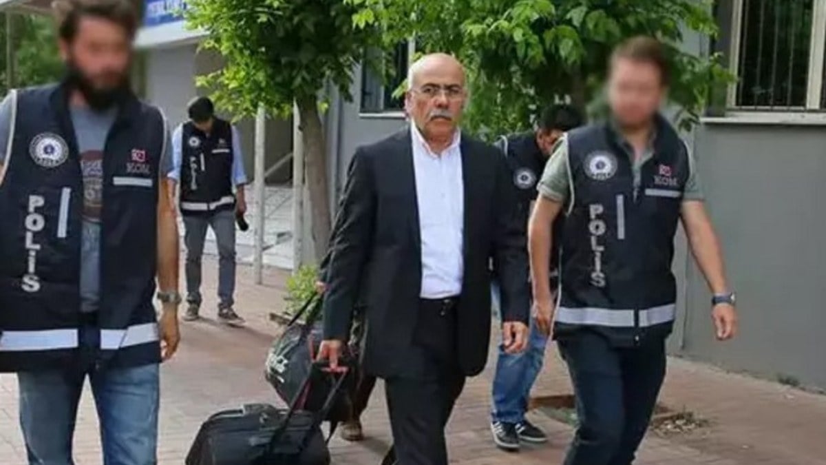 Firari FETÖ’cü vali Pek, gaybubet evinde yakalandı