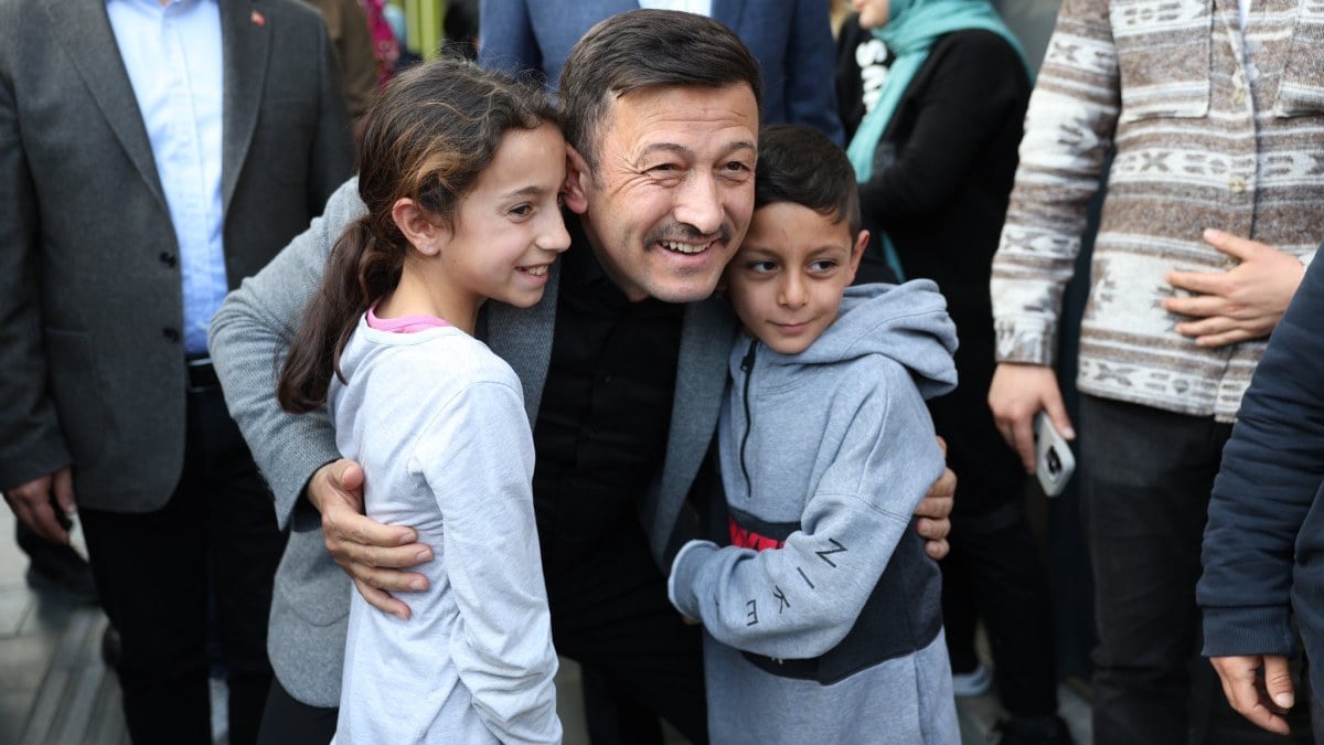 Hamza Dağ’a yoğun destek! İzmir hizmet görsün