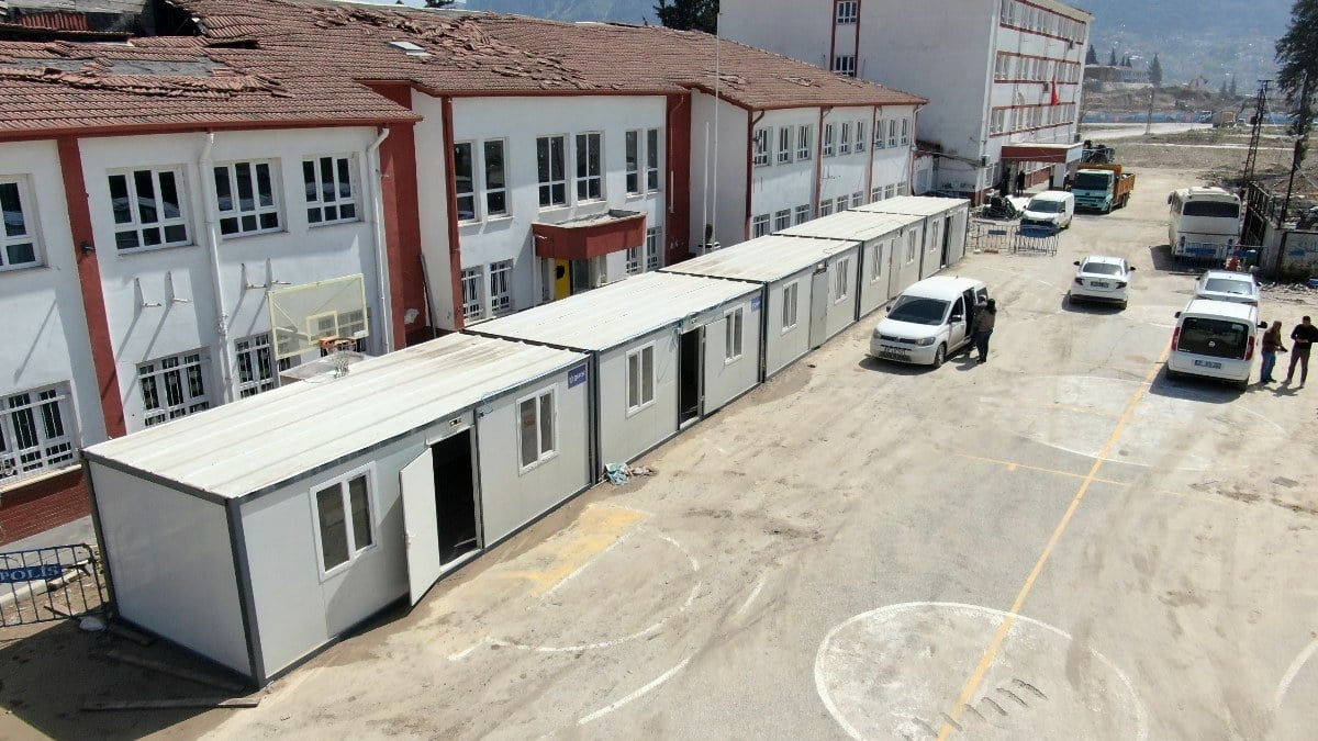 Hatay’da seçim hazırlıkları tamamlandı: 96 konteynere sandıklar taşındı