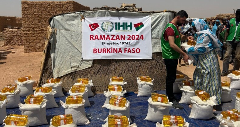 İHH’dan Afrika’ya uzanan yardım eli! Ramazan’ın ilk haftasında Burkina Faso’da yardımlar yapıldı