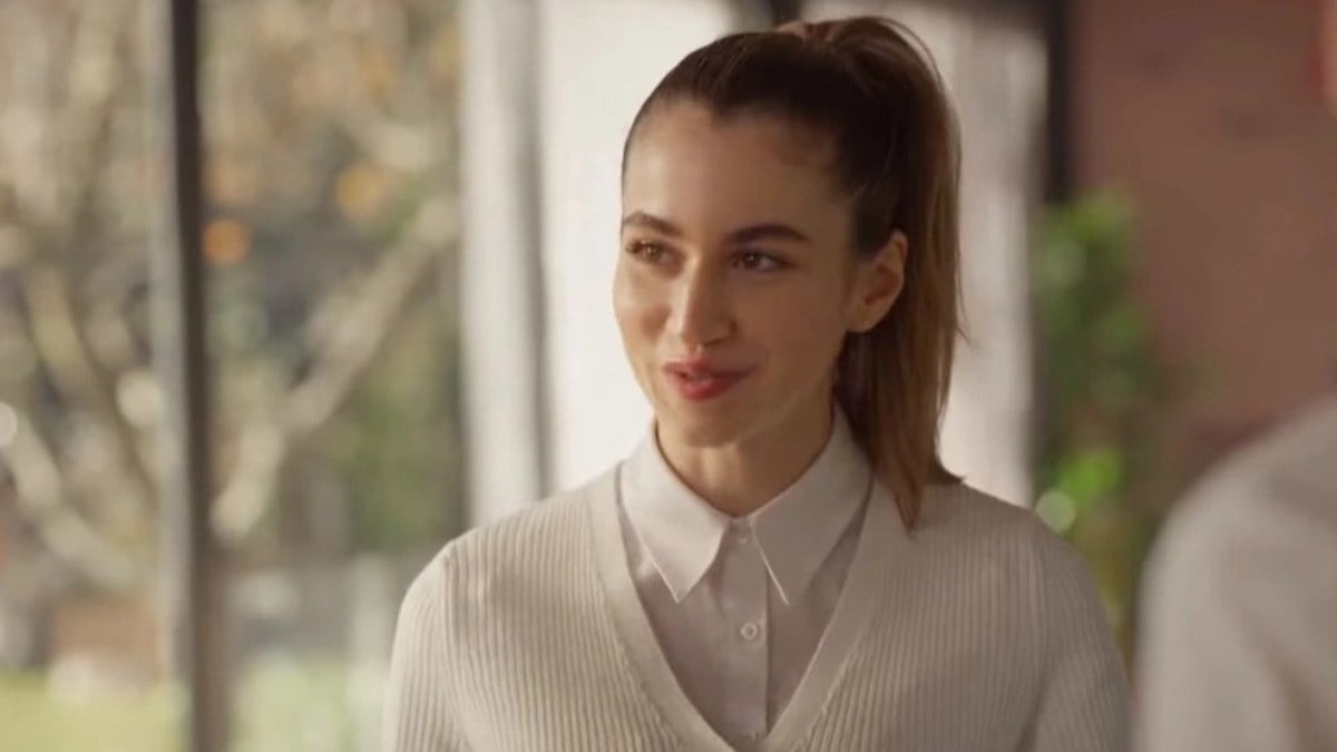 İnci Taneleri’nin Hatice’si Kayra Sır objektifteki güzelliğiyle mest etti! O pozlara yorum yağıyor…