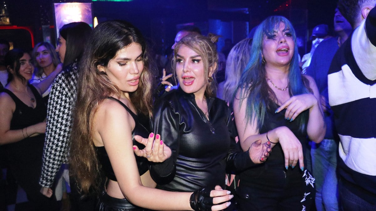 İranlılar Nevruz için Van’a geldi: Eğlence mekanları doldu taştı