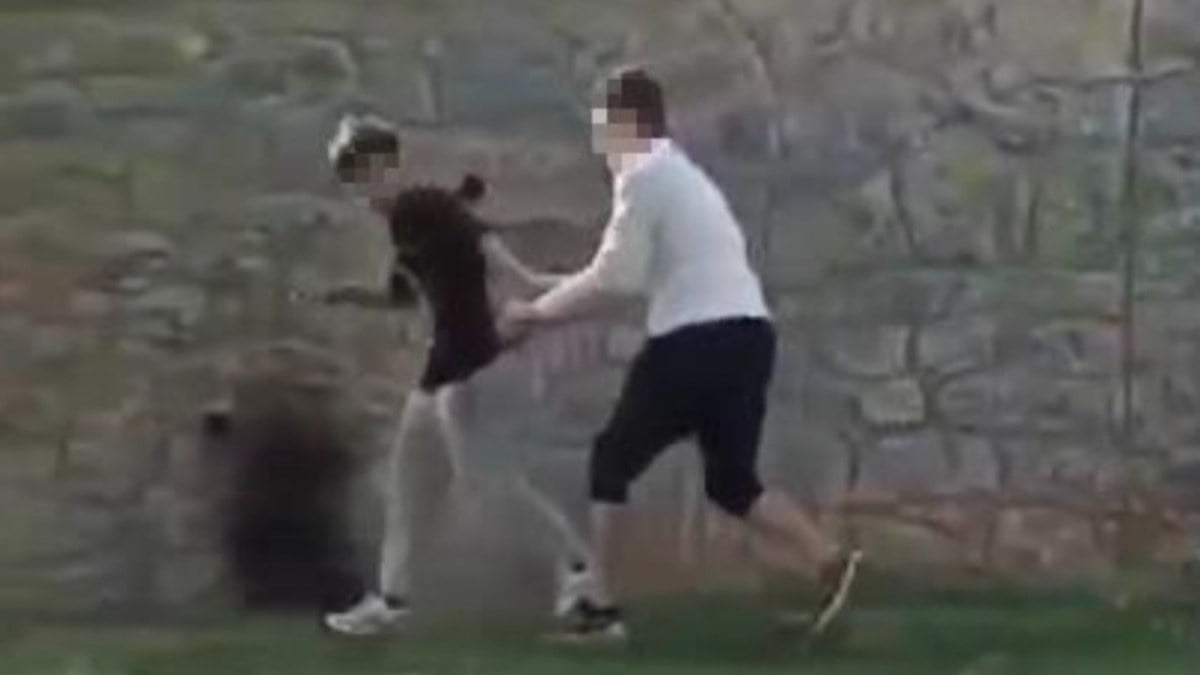 İstanbul’da akran zorbalığı kamerada: Yumruk attı, silah çekti