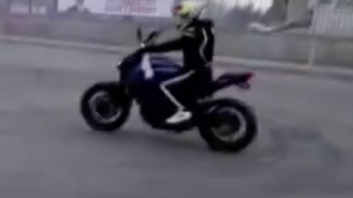 İstanbul’da düğün konvoyunda caddeyi kapatıp drift yaptılar