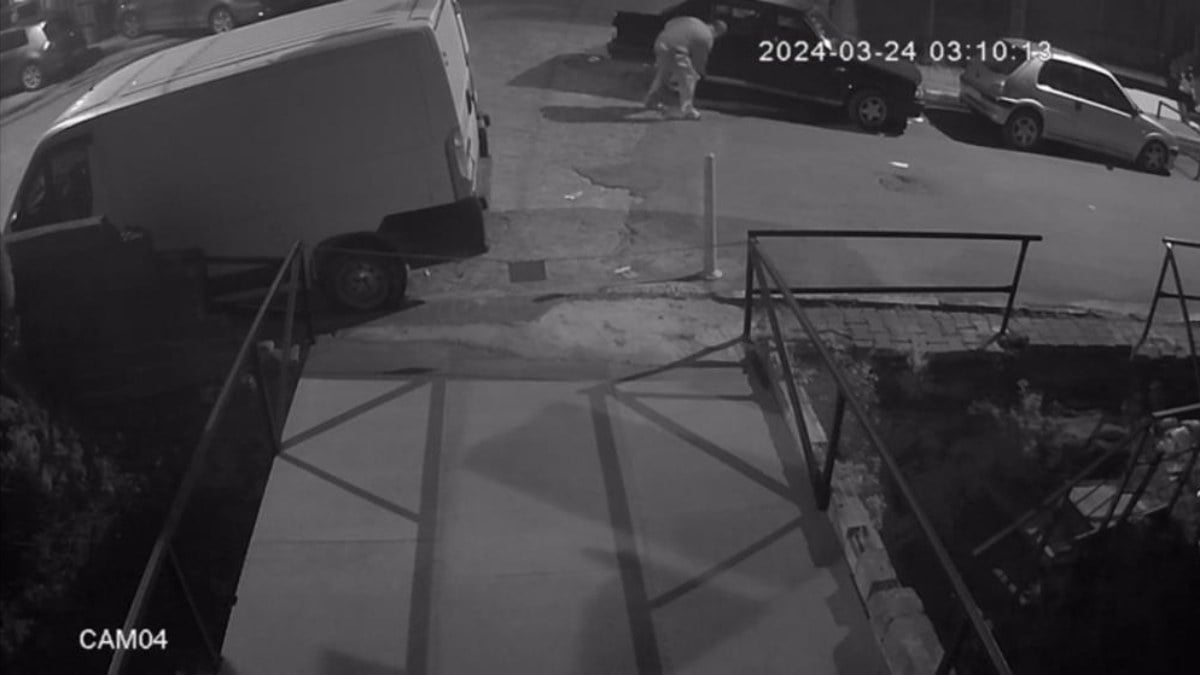 İstanbul’da ilginç olay: Araçların lastiklerini bıçakla patlattı