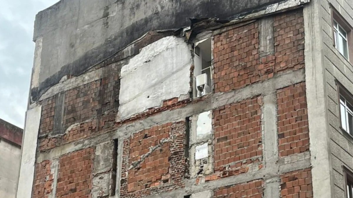 İstanbul’da kentsel dönüşüm yıkımı gerçeği ortaya çıkardı: Tuvalet açıkta kaldı