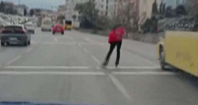 İstanbul’da patenli gençler trafikte tehlike saçtı