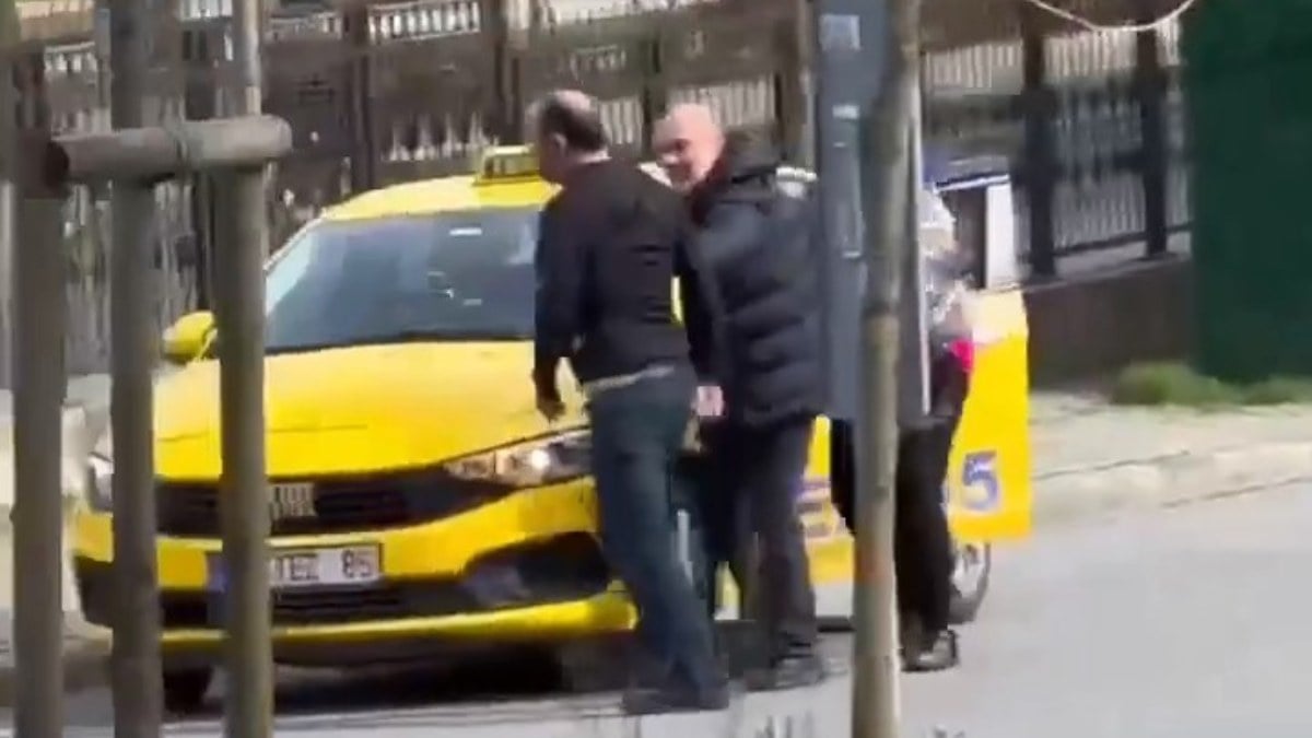 İstanbul’da taksici ve müşteri arasında kavga çıktı: Taksi şoförü tehditler yağdırdı
