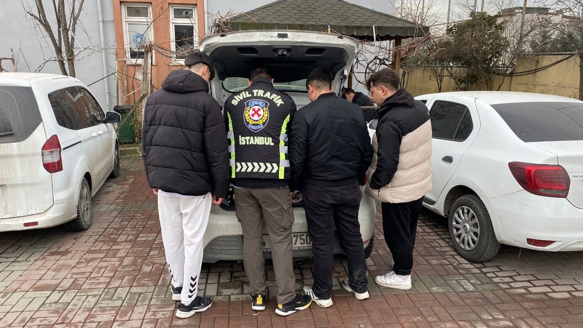 İstanbul’da trafiği tehlikeye atan 4 motosiklet sürücüsüne ceza yağdı