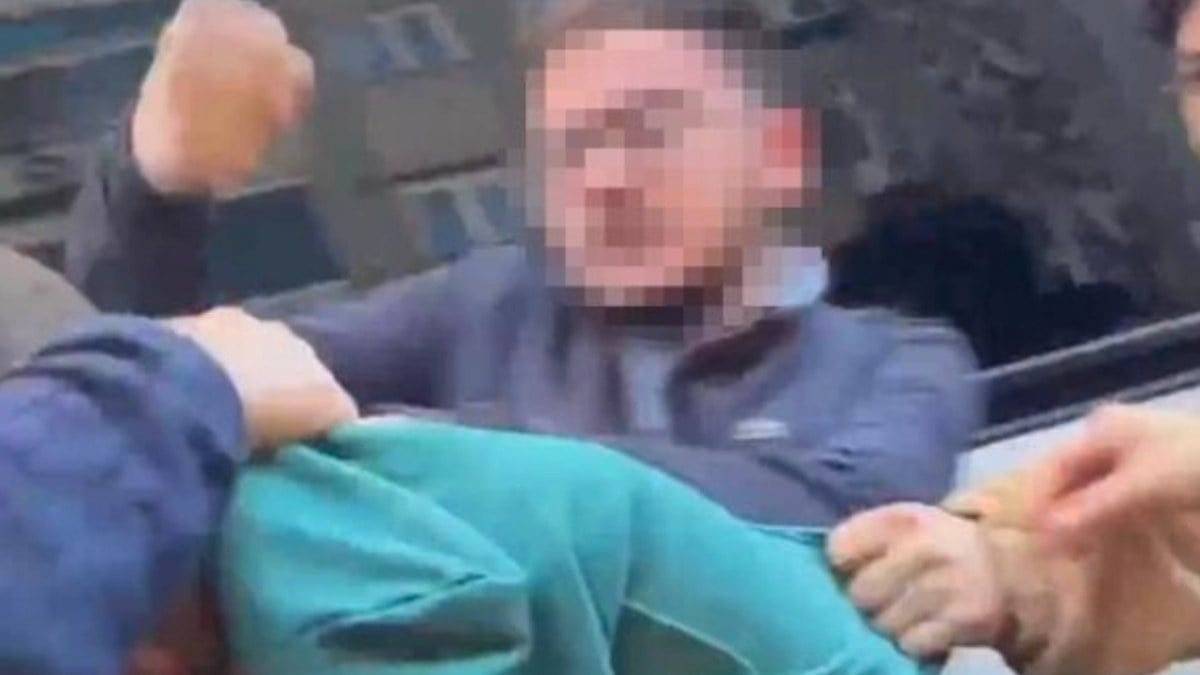 İstanbul’da yumruklu trafik kavgaları: Kadın sürücüyle tartıştı, meydan dayağı yedi