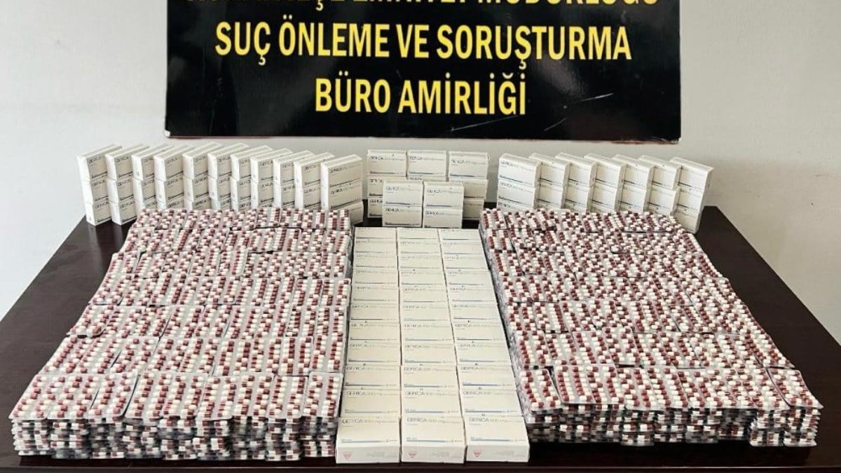 İzmir’de 23 bini aşkın sentetik ecza hapı ele geçirildi