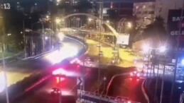 İzmir’de direğe çarpan aracın sürücüsü hayatını kaybetti