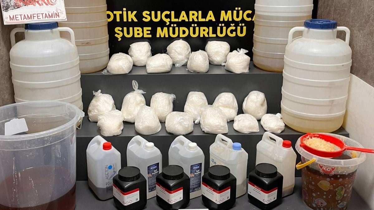 İzmir’de uyuşturucu operasyonu! 112 kilo metamfetamin ele geçirildi