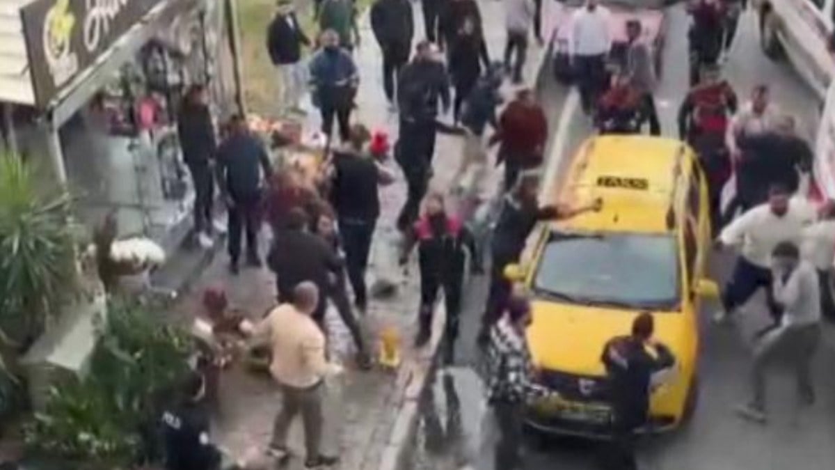 İzmir’deki trafik kavgasında silahlar konuştu