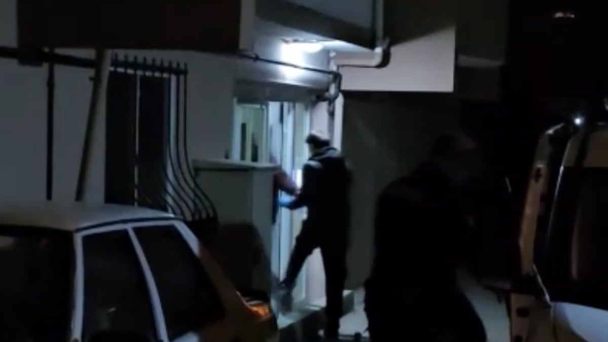 Kastamonu’da kavga ettiği şahsa benzetti: Pompalı tüfekle rehin aldı