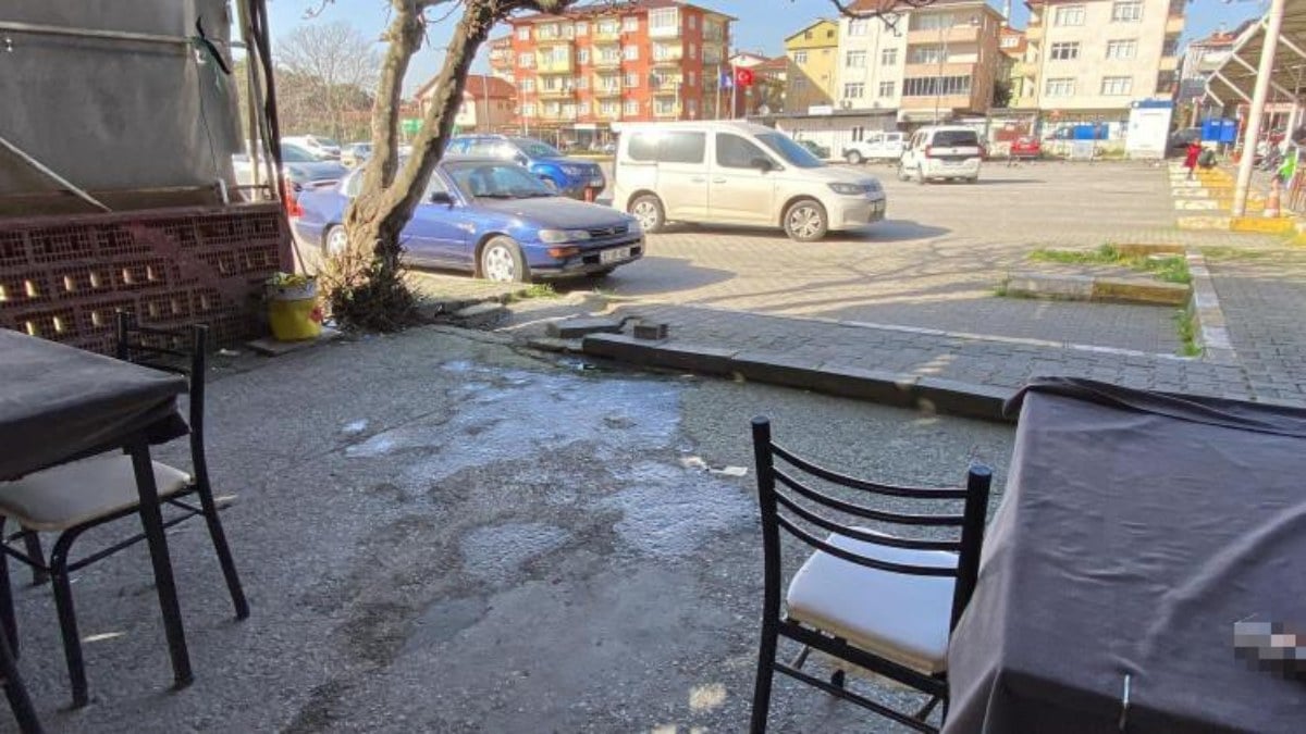 Kocaeli’de cinayet! Çay ocağında oturan husumetlisini silahla vurdu