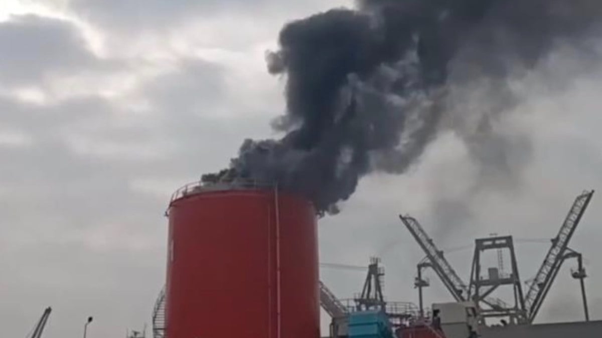 Kocaeli’de limandaki atık tankında patlama