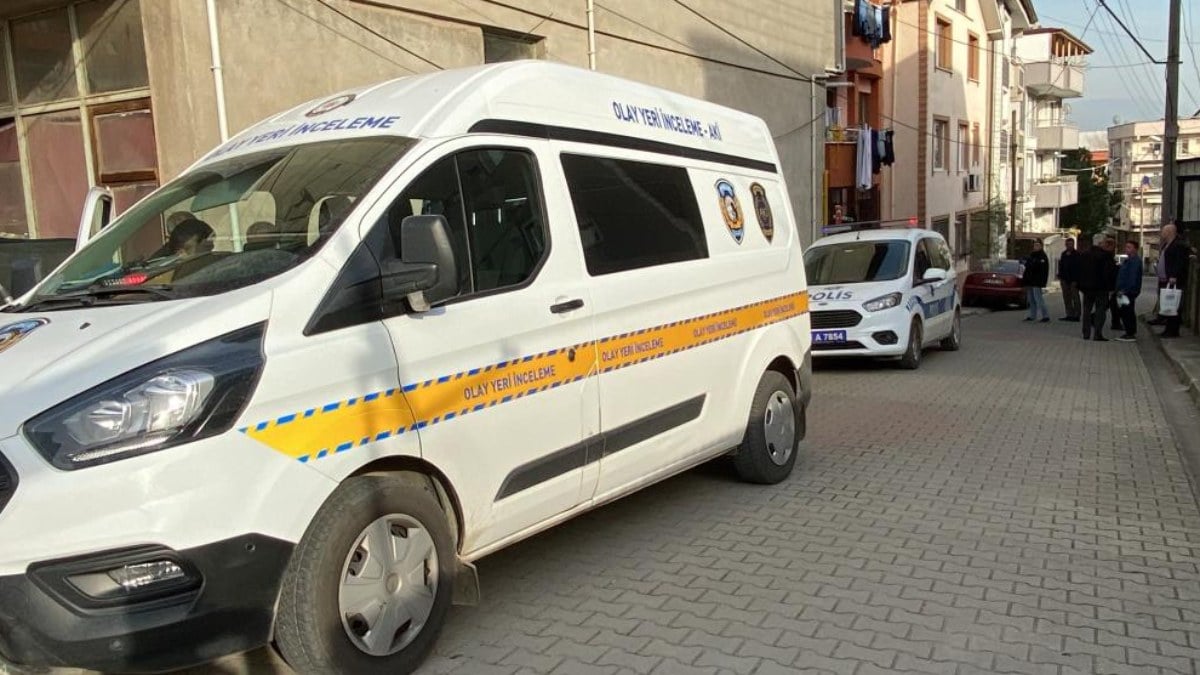 Kocaeli’de üzerine duvar yıkılan çocuk hayatını kaybetti