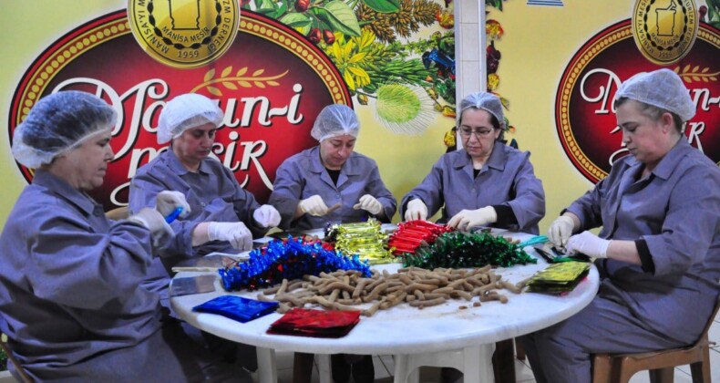 Manisa’da festival heyecanı: Mesir macunları geleneksel yöntemle hazırlanıyor