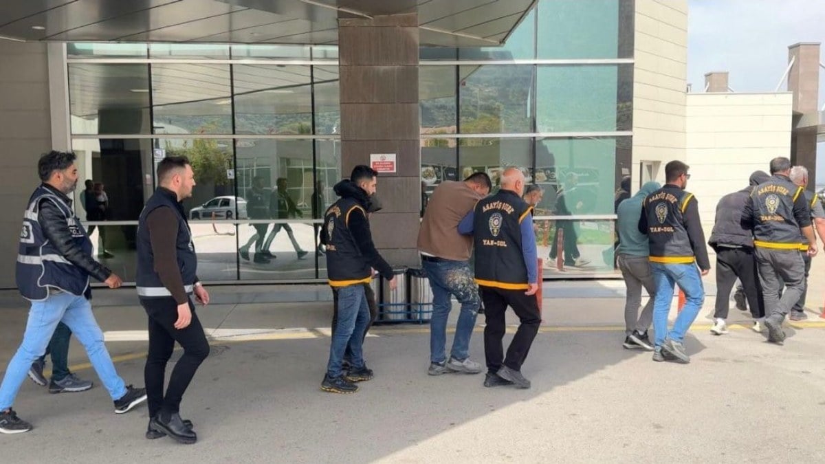 Manisa’da sahte avukatlar 500 bin TL dolandırdı: 5 şüpheli yakalandı