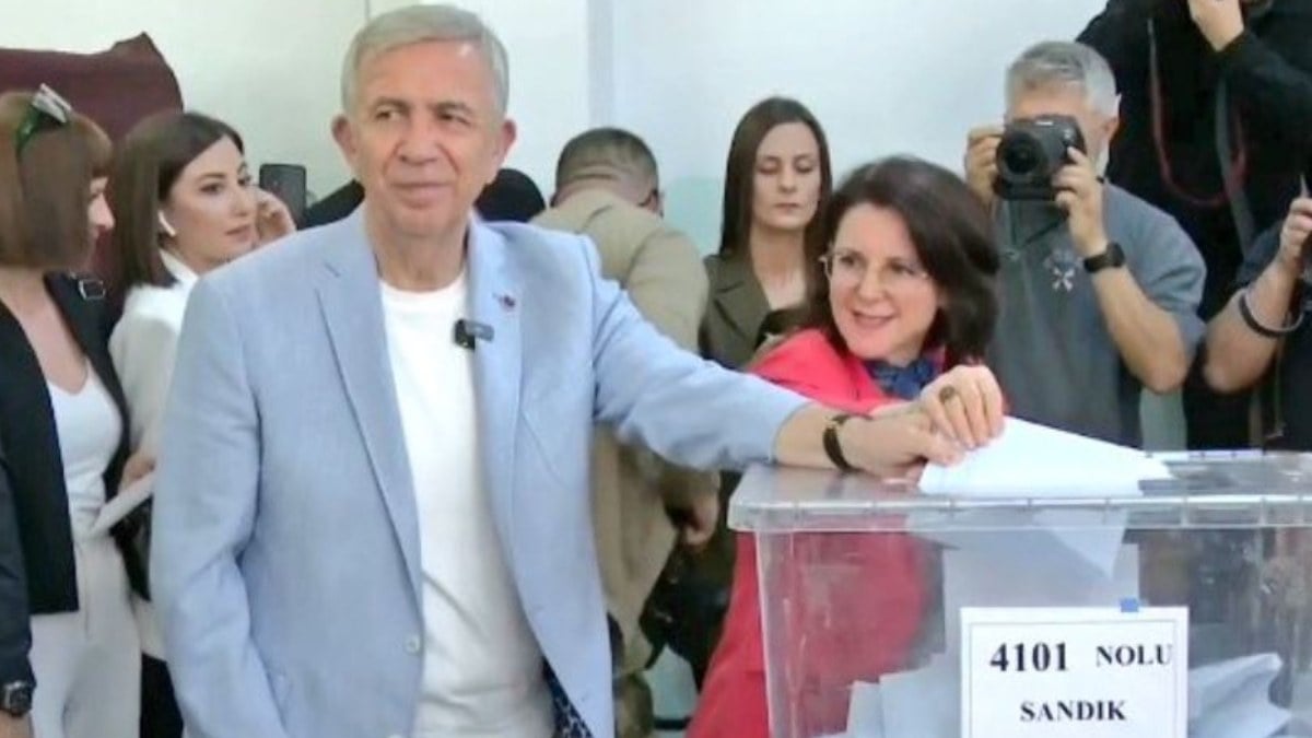 Mansur Yavaş oyunu kullandı