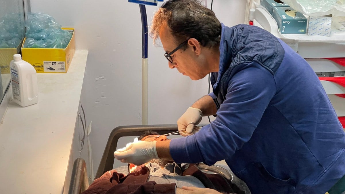 Mardin’de AK Parti’nin seçim minibüsüne saldırı düzenlendi