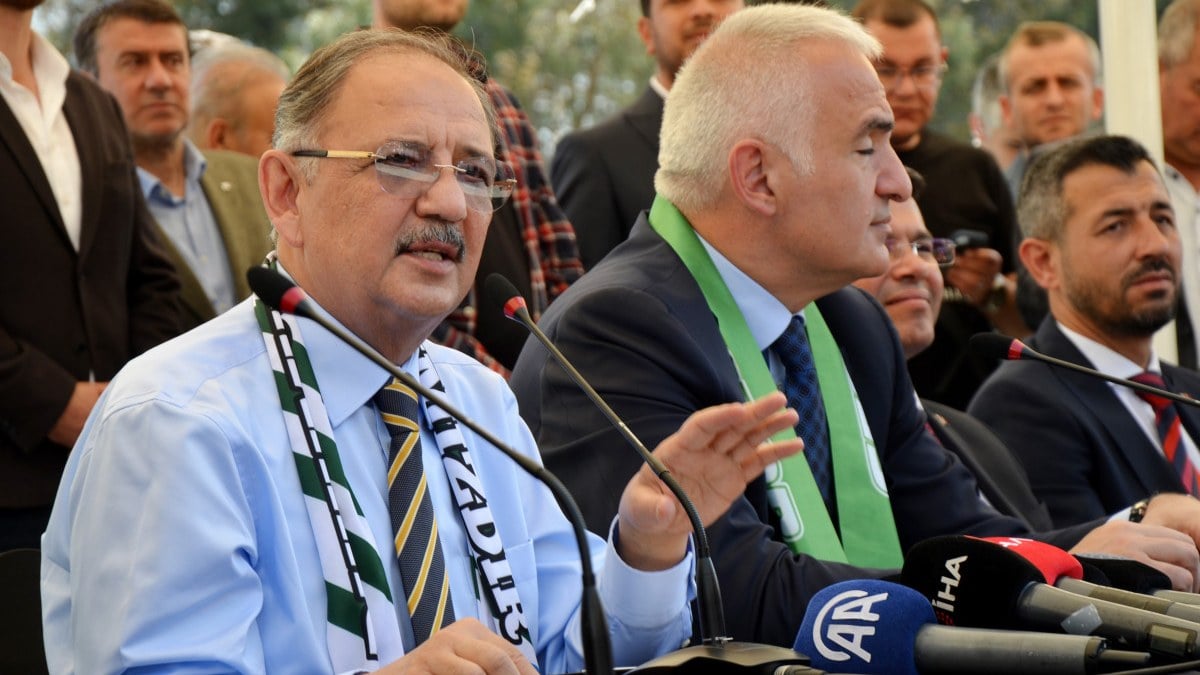 Mehmet Özhaseki’den CHP’li belediyelere: Onlar deprem turistiydi