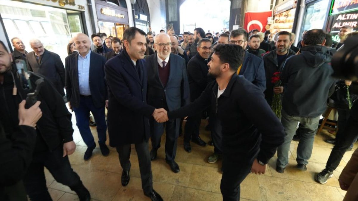 Murat Kurum Kapalıçarşı esnafını ziyaret etti