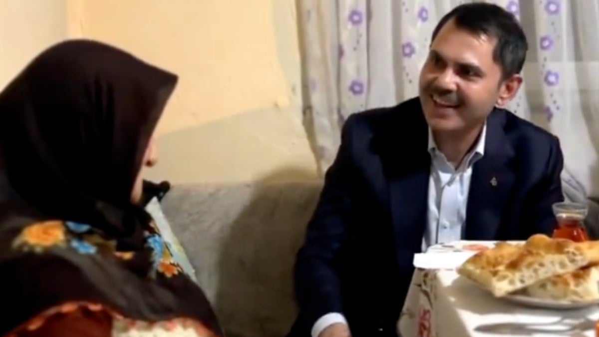 Murat Kurum paylaştı: İftar sofrasında duygusal anlar