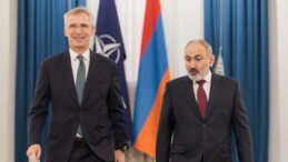 NATO Genel Sekreteri Stoltenberg, Ermenistan’da Paşinyan’la görüştü: İş birliği mesajı verdiler
