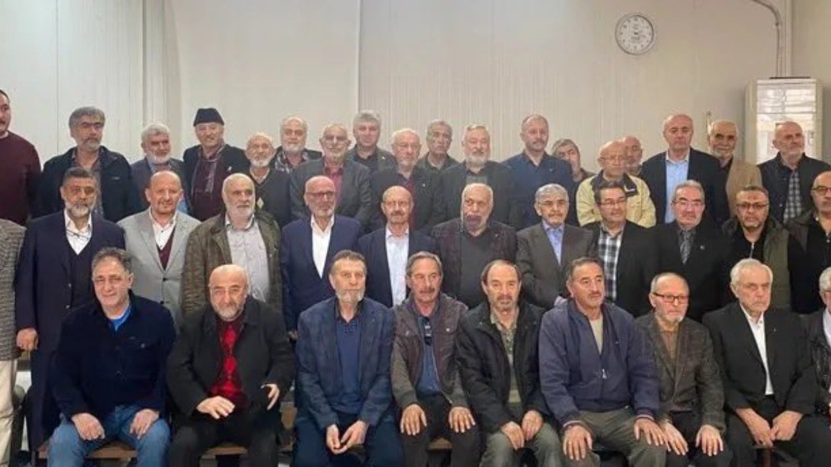 Necmettin Erbakan’ın dava arkadaşlarından destek: ‘Milli Görüş’ün temsilcisi Erdoğan’dır’