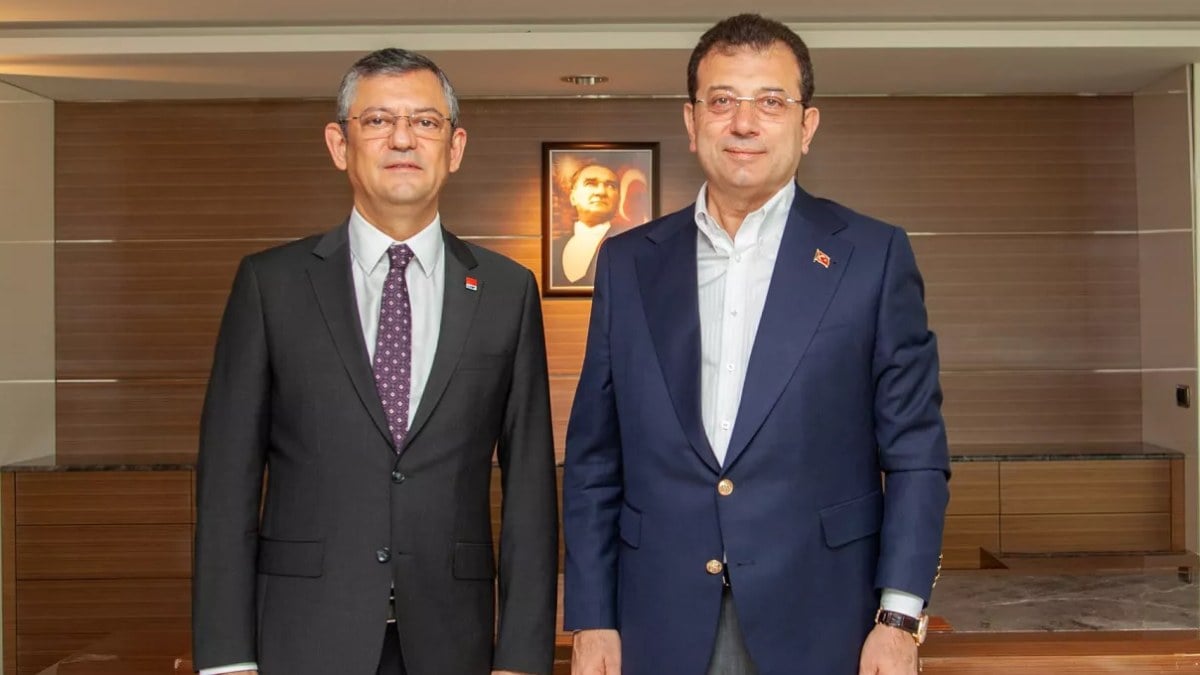 Özgür Özel adaylarını unuttu! Ekrem İmamoğlu’nun bedelli askerlik yaptığı ortaya çıktı