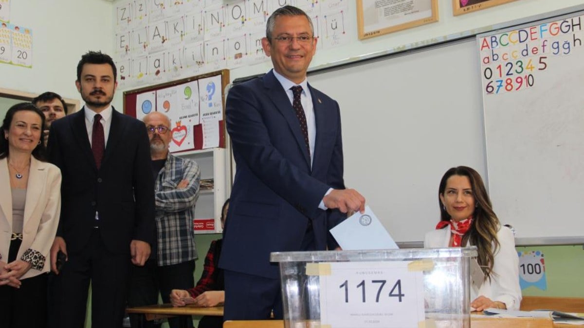 Özgür Özel’in sandığında CHP kazandı