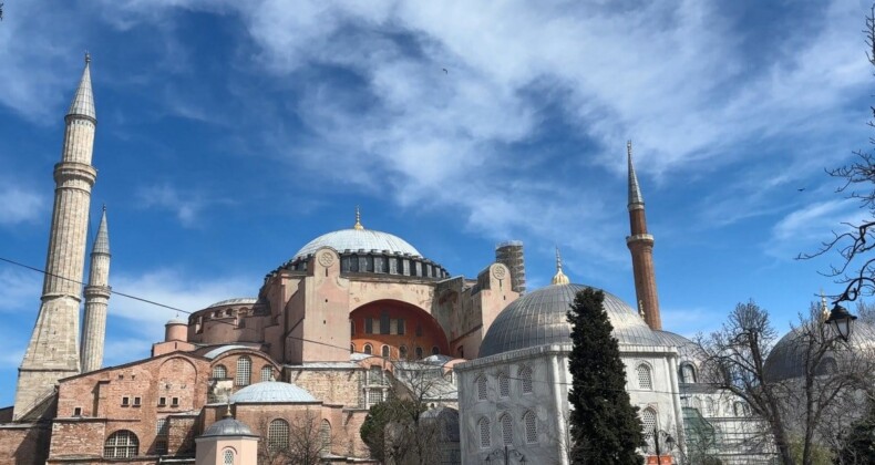 Restorasyona giren Ayasofya’da II.Bayezid Minaresi sökülüyor