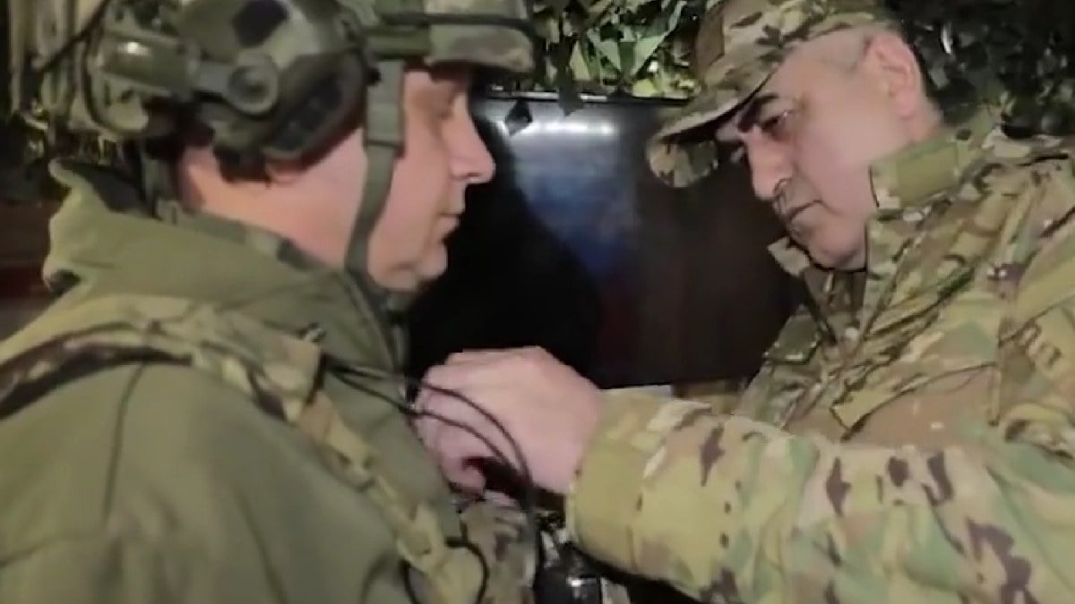 Rusya’da konser salonu saldırganlarını yakalayanlara madalya verildi