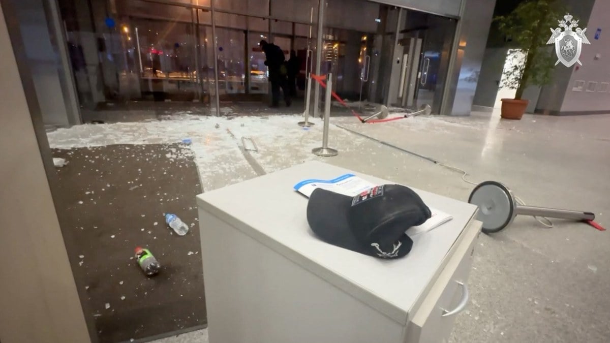 Rusya’da terör saldırısı! Saldırganlardan birini etkisiz hale getiren kişiye ödül verilecek