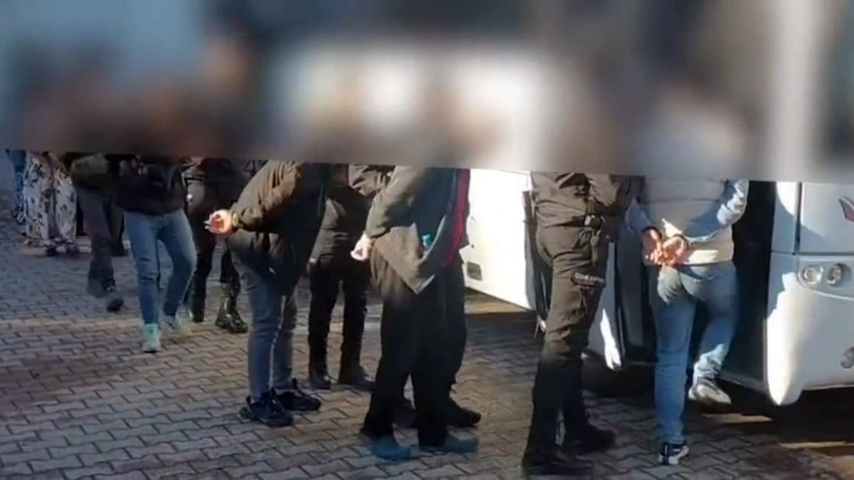 Sakarya’da dur ihtarına uymadılar: 58 kilo bonzai ile yakalandılar