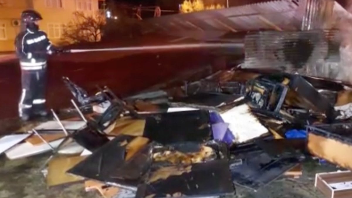 Samsun’da eşya dolu depo cayır cayır yangı: 200 bin TL’lik maddi zarar