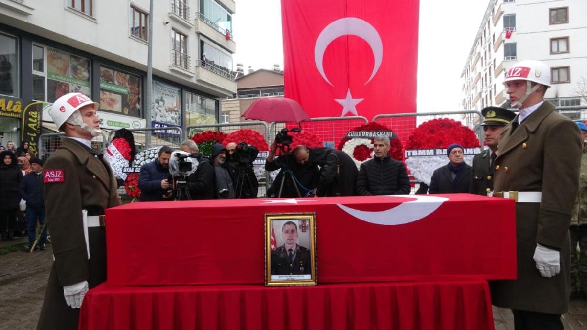 Şehit Tabip Teğmen Hulusi Elçi, son yolculuğuna uğurlandı