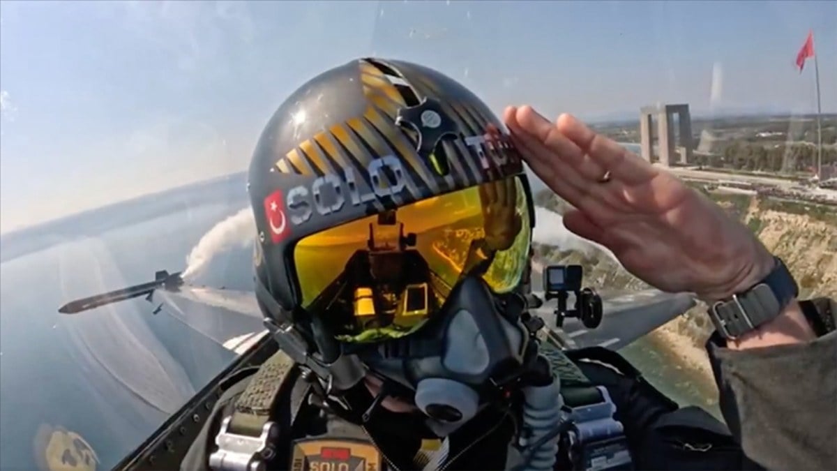 SOLOTÜRK’ten Çanakkale Zaferi’nin yıl dönümünde gösteri uçuşu