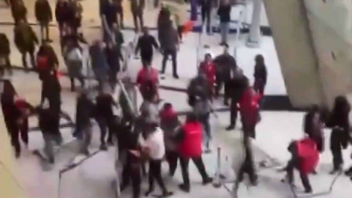 Terör örgütü PKK yandaşları Fransa’da olay çıkardı