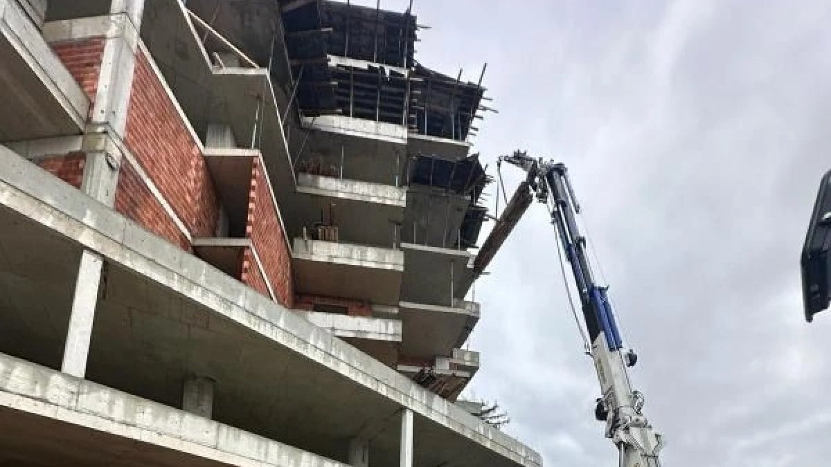 Trabzon’da 7’nci katından düşen inşaat işçisi öldü